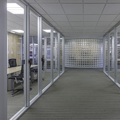 Aluminiumprofiel Frame Glas Scheidingswand Op maat gemaakte kantoren Scheidingswand