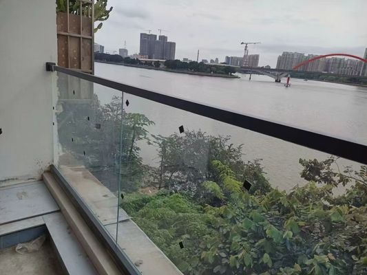 Ramenloze aluminium U-kanaal glazen leuning rechthoekige U-kanaalbalustrade