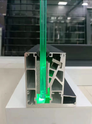 Lamel U-kanaal glazen balustrade