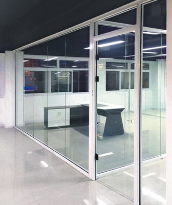 Geïsoleerde geharmoniseerd helder glas Aluminium schommelende keuken deuren op maat