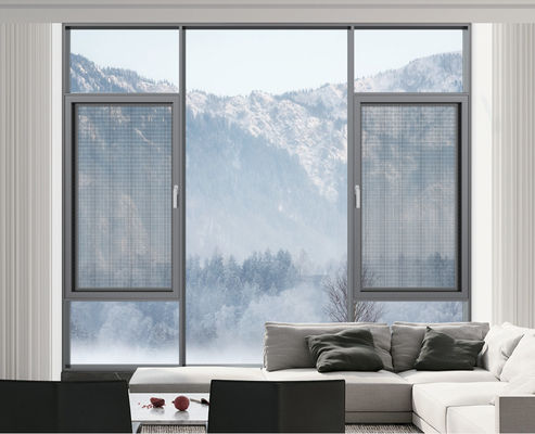 Grauw aluminium schommelvenster met hoge ventilatie