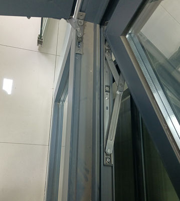 Gepersonaliseerd Swing Out Egress Window Poeder Gecoat En Soepel Werken