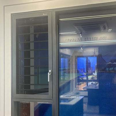 Aanpasbaar schommelend open venster Gemakkelijke installatie met isolatieprofielen