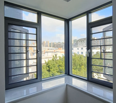 Aanpasbaar aluminium schommelvenster met een poedercoating