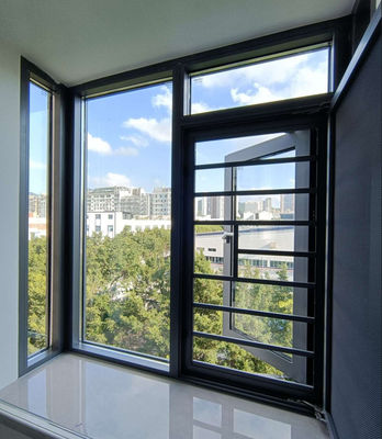 Hoogwaardig aluminium schommelvenster met meerdere vergrendeling en gehard geïsoleerd glas