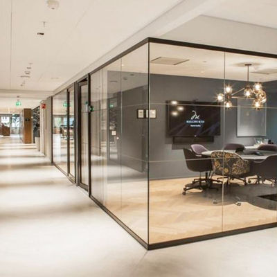 Modern ontwerp dik raam glas kantoormuren met gehard glas