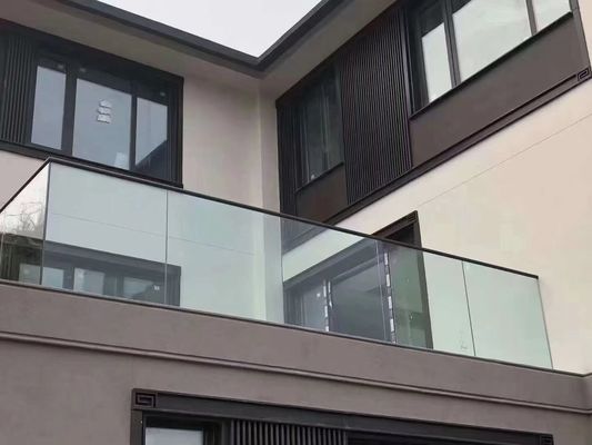 Gemakkelijk onderhoud Aluminium en glasrail hoge sterkte met handrail