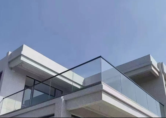 Gemakkelijk onderhoud Aluminium en glasrail hoge sterkte met handrail