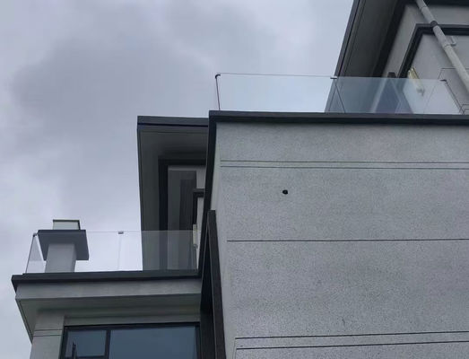 Balkon Aluminium U-kanaal glazen leuning Duurzaam U-kanaal balustrade