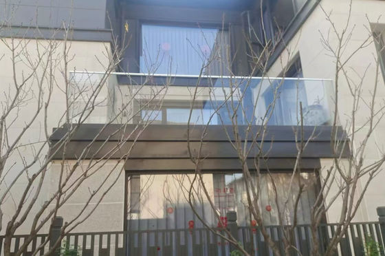 Balkon Aluminium U-kanaal glazen leuning Duurzaam U-kanaal balustrade