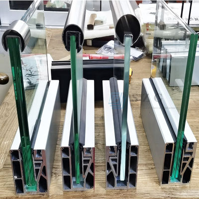 Doorzichtige veiligheid Aluminium U-kanaal glasrailpoeder gecoate aluminium glasbalustrade