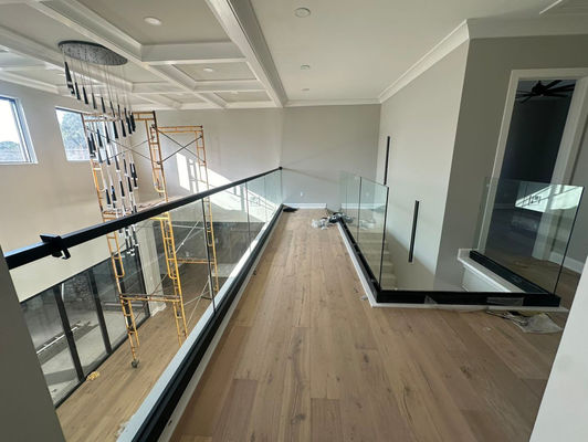 Doorzichtige veiligheid Aluminium U-kanaal glasrailpoeder gecoate aluminium glasbalustrade