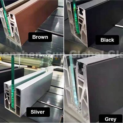 Modern Design U-kanaal glazen balustrade met 8-16mm glasdikte en meer dan 5 jaar garantie voor binnen/buiten gebruik