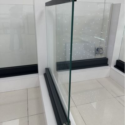 Morden glazen leuning 8+8 mm gelamineerd gehard glas Aluminium U-kanaal glazen leuning