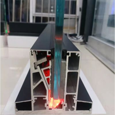 Open View Frameless Glazen U-kanaal Reling met LED-verlichting en meer dan 5 jaar garantie