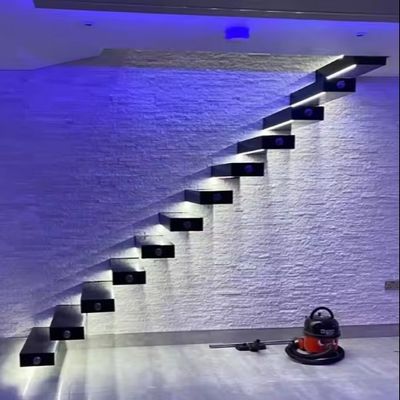 Woonruimte Binnenshuis Drijvende Houten Trap Elegant Ontwerp Met Rode Eik / Witte Eik Tread