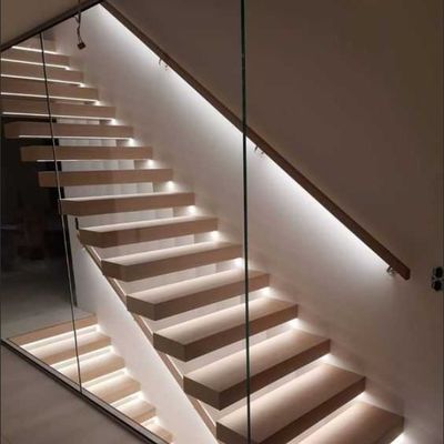 Op maat gemaakte moderne design drijvende trap met kwartsvoet en onzichtbare mono-stringer