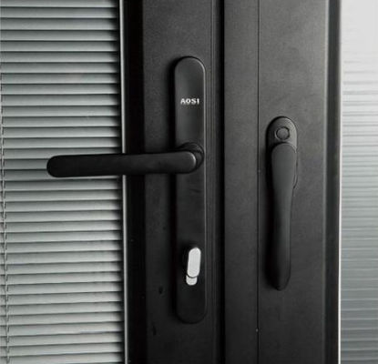 Commerciële aluminium vouwdeuren met meerpuntsvergrendeling met lage onderhouds- en beveiligingsfuncties