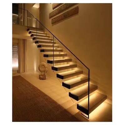 Op maat gemaakte beechhout zwevende trap met glazen leuning en LED-lichten Satin afwerking