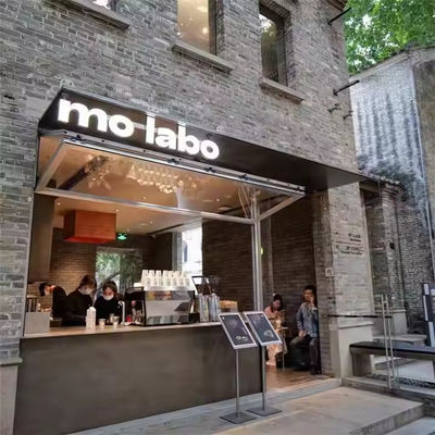 Verticaal aluminium tweevoudig raam Hoog energie-efficiëntie met op maat gemaakte glas en frame