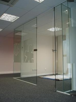 Volledige weergave Frameless Transparent Glass Partition Wall voor kantoor, huis, werkplaats