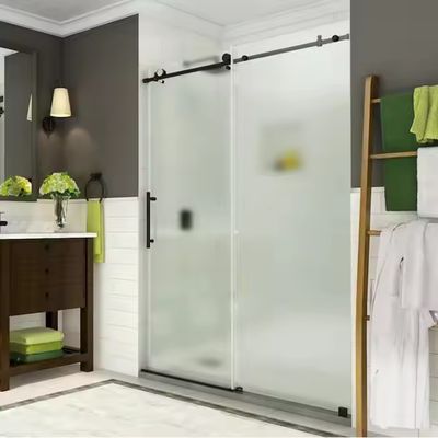 Gouden Frame Moderne Douchecabine met Aanpasbare Hardware Accessoires en Badkamer Handgreep Gehard Glazen Deur