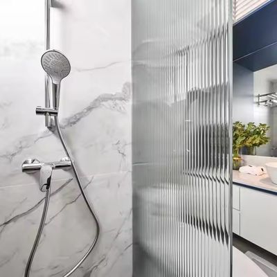 Interne glazen scheidingsdeur met een profieldikte van 1,4 mm, bevroren glas en 50 jaar levensduur