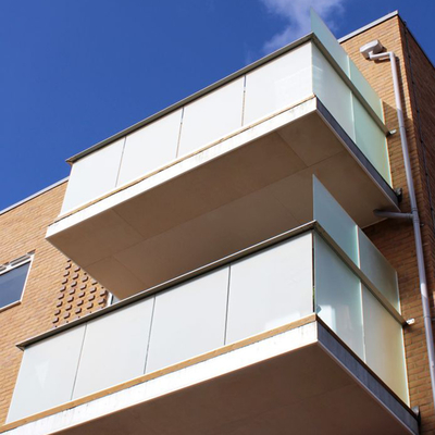Aluminium plat gebogen gebouw zonder frame glaspaneel balkon balustrade handrail systeem