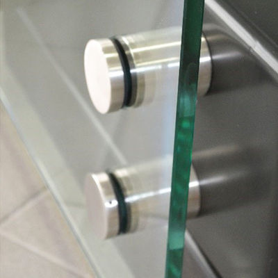 Roestvrijstalen afstandhouders paneelhouder bouten hardware voor buitentrappen balkon