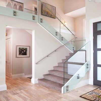 Aangepaste traphekken gehard glazen hekwerk voor binnentrap balustrade