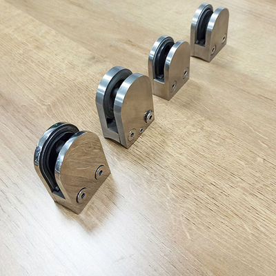 Frameless gehard glas paneel Trappenrail verstelbaar ontwerp boog Grip Klem 304 316 Fitting