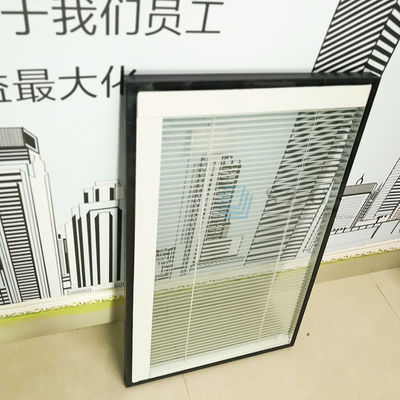 Dubbelglas geïsoleerde lamellen met draai-kiep raamafdichting met interne jaloezie accessoires tussen glas