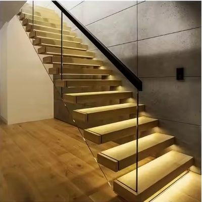 Woonruimte Binnenshuis Drijvende Houten Trap Elegant Ontwerp Met Rode Eik / Witte Eik Tread