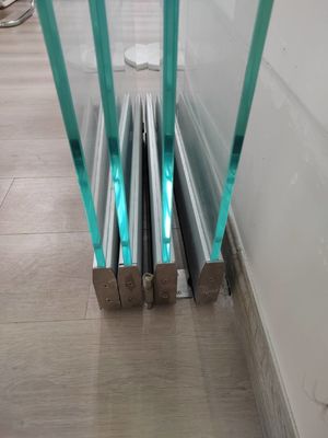 Geïsoleerde glazen aluminium dubbelvoudige buitendeuren voor commerciële gebouwen Energieontwerp