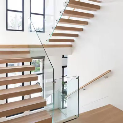 Vloeiende trap van massief hout voor binnenshuis doe-het-zelf woninghuis van Foshan Stairs Factory