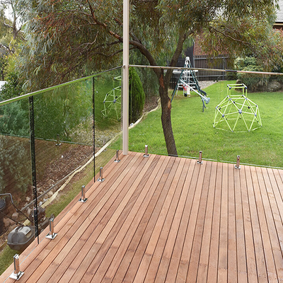 Aluminium U-profiel glazen balustrade frameloos 12mm gehard glas buiten composiet terrasplanken balustrade kits